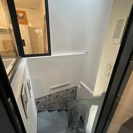 Troyen Apartment
