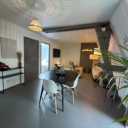 Troyen Apartment *